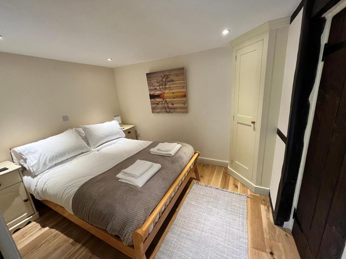 Swan House Tea Room And Bed & Breakfast Lydney Dış mekan fotoğraf