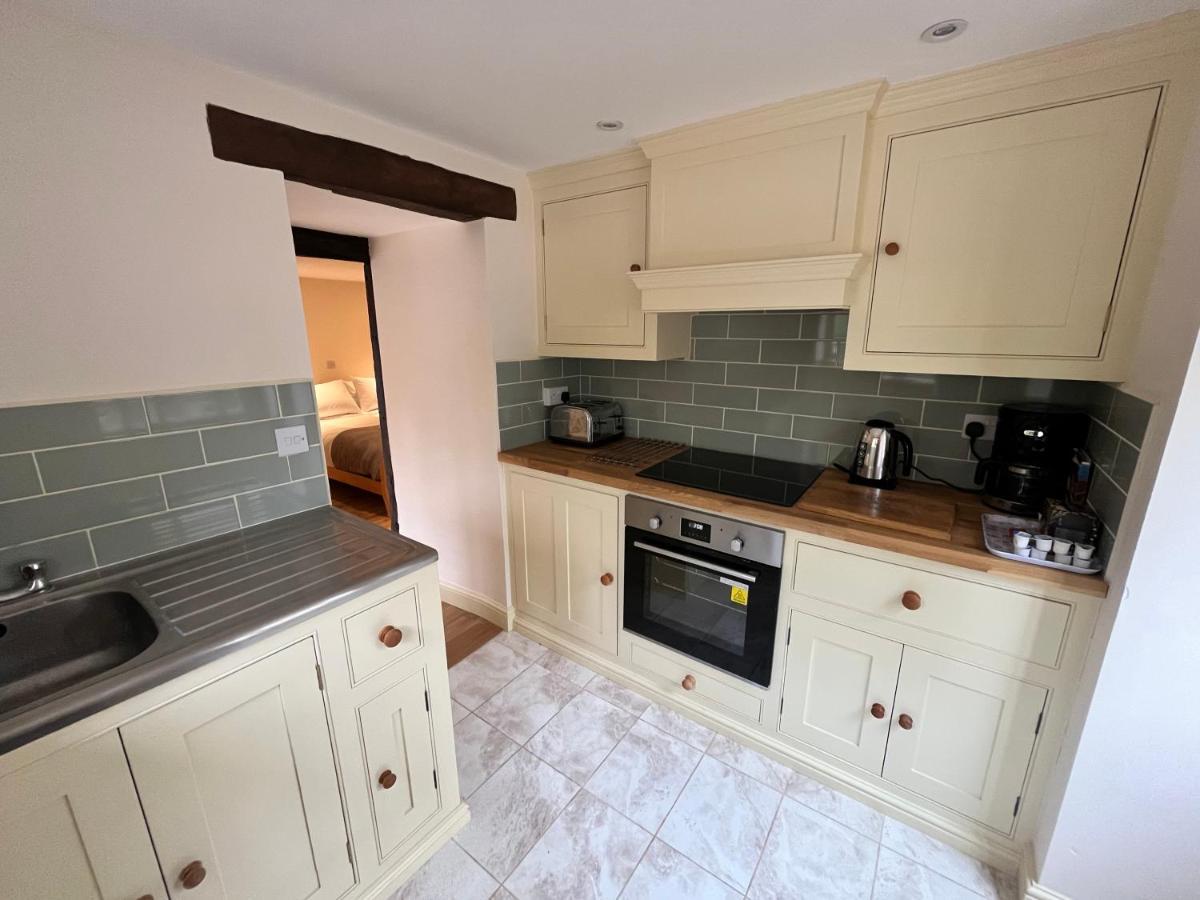 Swan House Tea Room And Bed & Breakfast Lydney Dış mekan fotoğraf